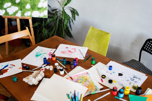 Czy biurko z palet to dobry pomysł dla twojego domowego biura?